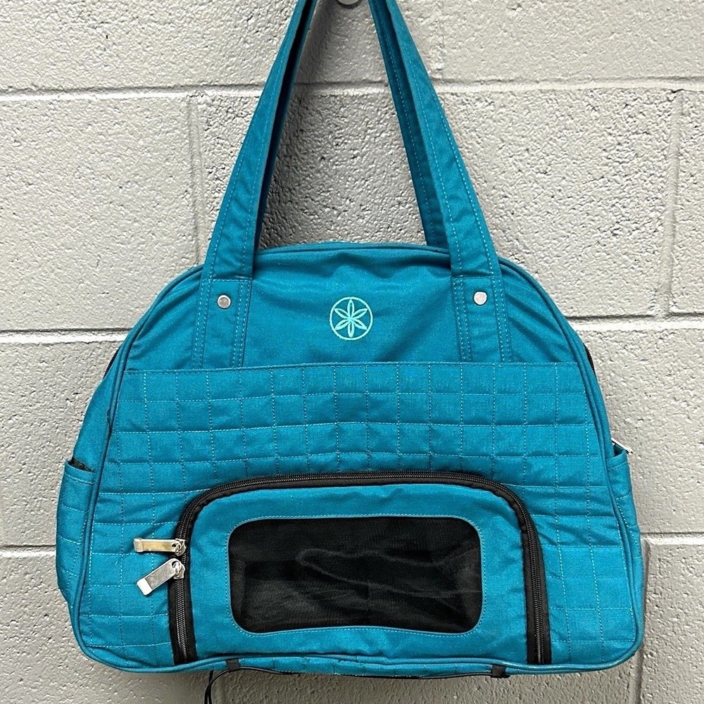 Gaiam Metro Gym Bag Teal Blue Quilted Shoulder Bag Yoga Mat Straps Zip Closure